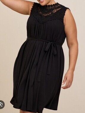 Crochet Lace Topped Torrid Black Crinkle Dres 4 24/26/28 NWT